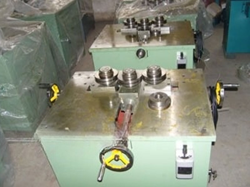 中型リング巻取機