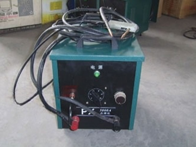 創傷パッド組立用精密スポット溶接機